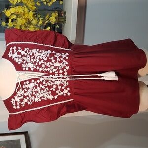 BODDYLOVE White Enbrodery burgundy rop. Med, Ruffle sleeves Piping around sleeve